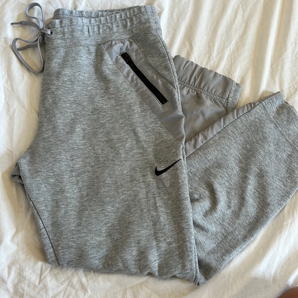 Grey Nike Sweatpants With Zipper Pocket, Size Large